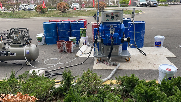 聚氨酯發(fā)泡灌注機_聚氨酯填充發(fā)泡設備-京華邦威